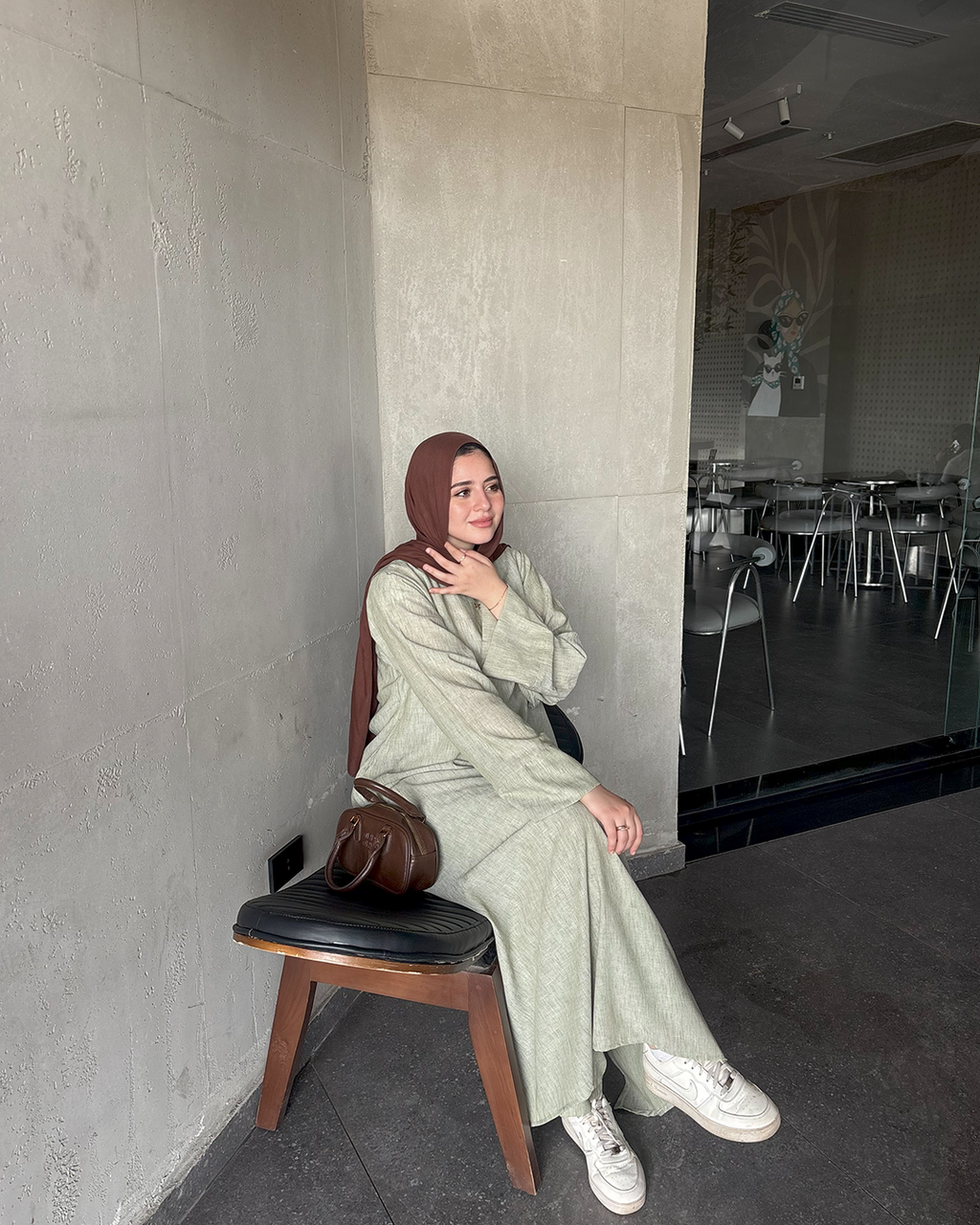 Tunic suit - mint green pose
